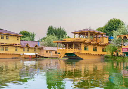 Chandigarh to Srinagar Tour Package