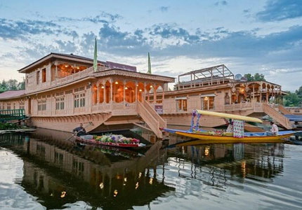 Kashmir Valley Tour from Jammu – Ending at Amritsar